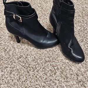 Womens size 8 m boots